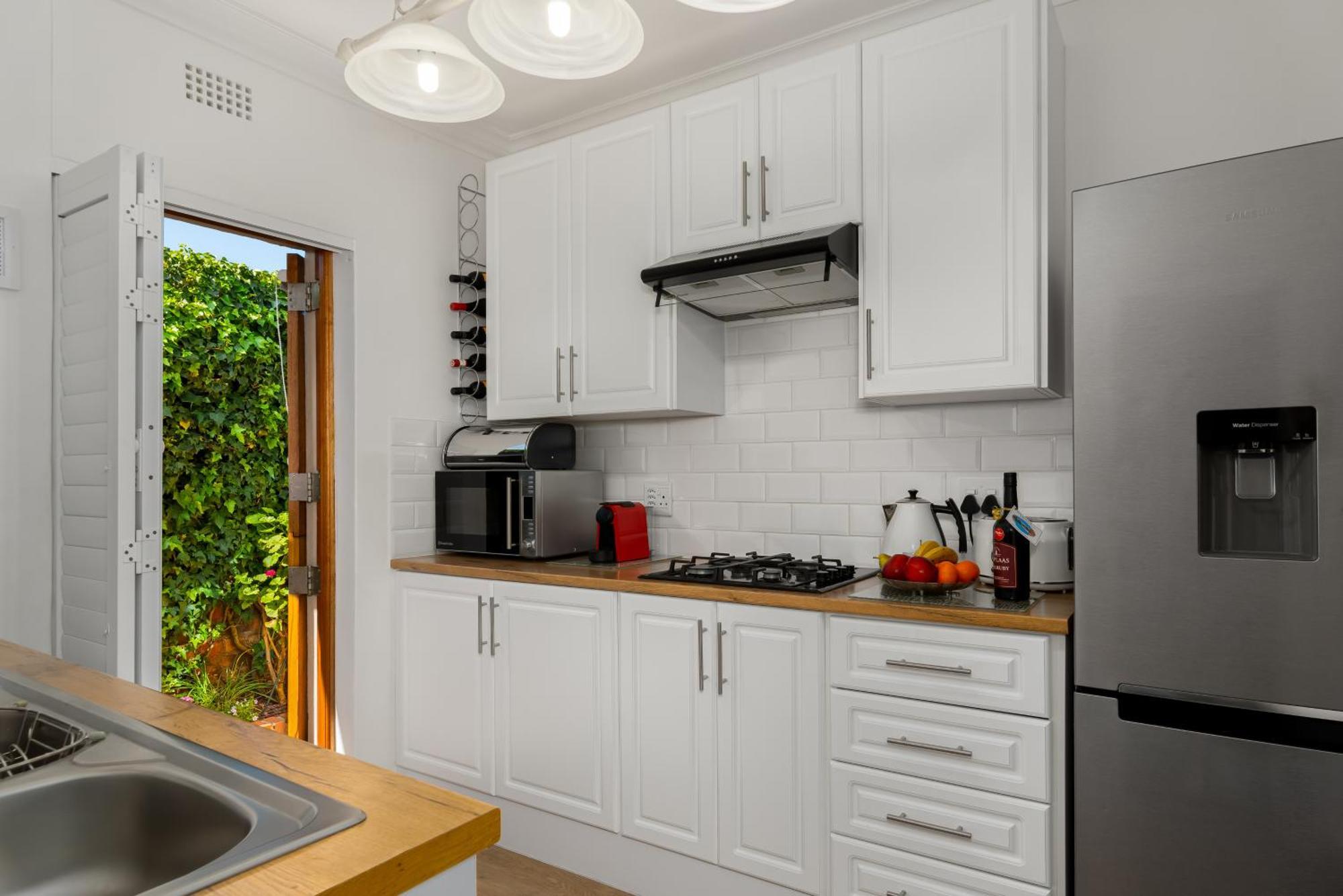 Meerendal Cottage-affordable Luxury-private Garden With Pool & Hot Tub Apartment Cape Town