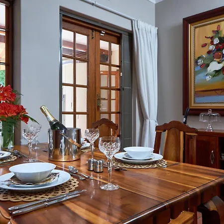 Meerendal Cottage-Affordable Luxury-Private Garden With Pool & Hot Tub Cidade Do Cabo Exterior foto