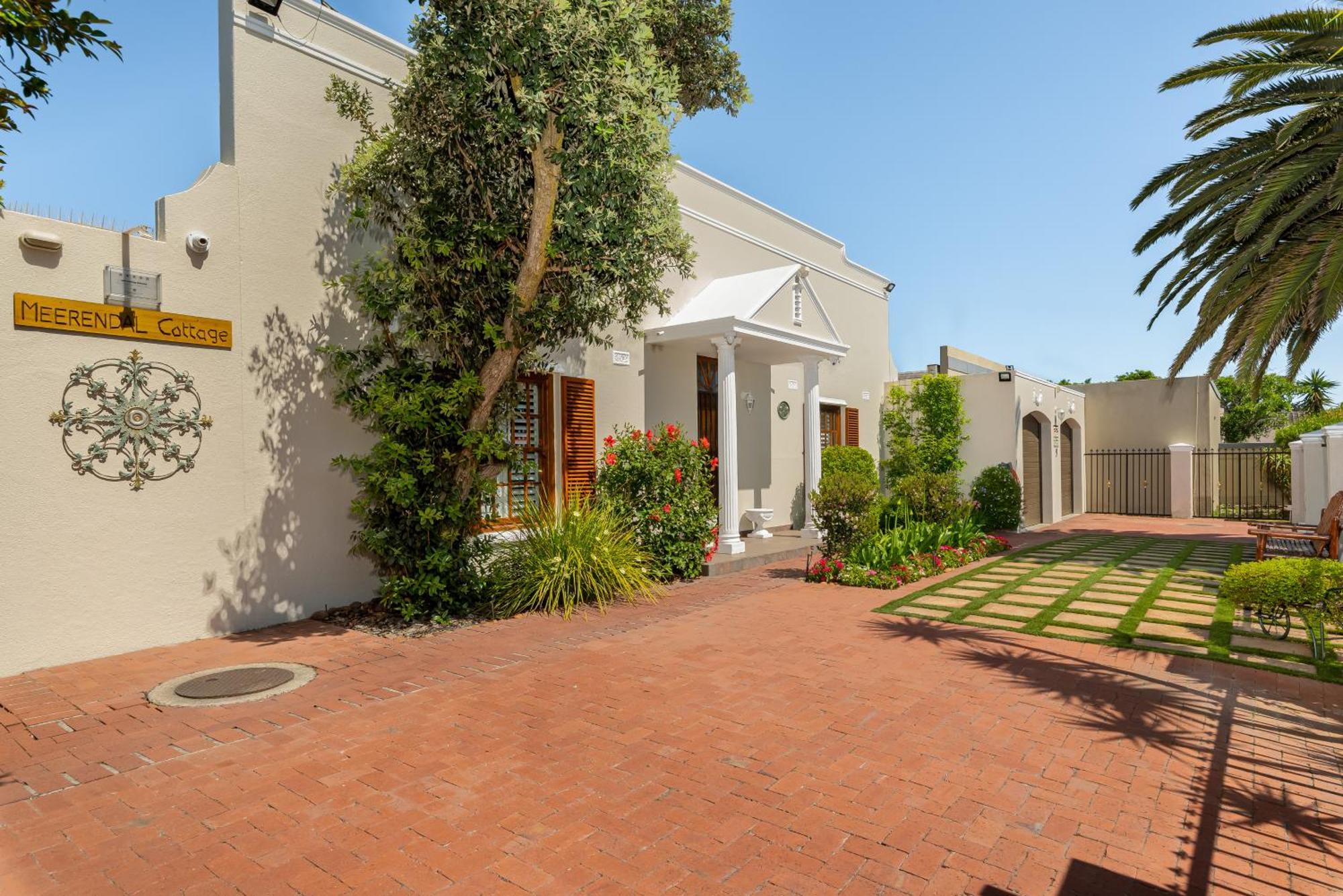 Meerendal Cottage-affordable Luxury-private Garden With Pool & Hot Tub Cidade Do Cabo